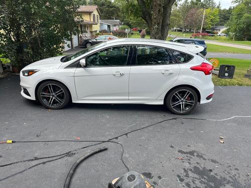 White 2017 Ford Focus ST Base