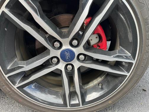 White 2017 Ford Focus ST Base