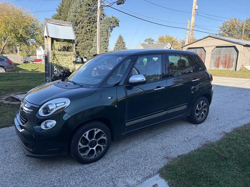 Green 2014 FIAT 500L Lounge