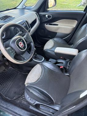 Green 2014 FIAT 500L Lounge