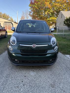 Green 2014 FIAT 500L Lounge