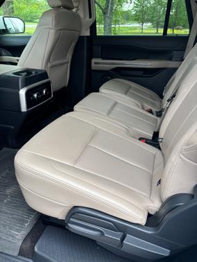 White 2023 Ford Expedition Max XLT