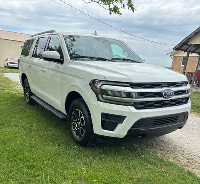White 2023 Ford Expedition Max XLT