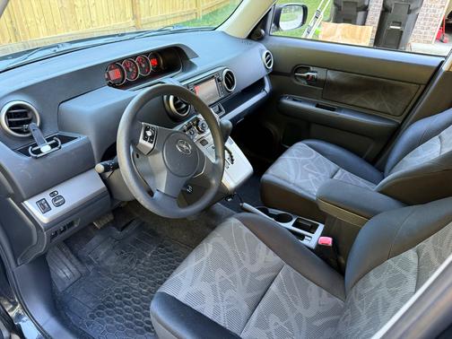 2015 Scion xB Base