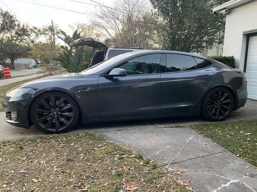 2016 Tesla Model S 90D