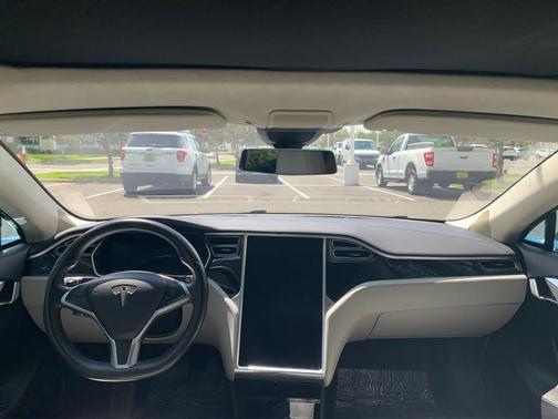 2016 Tesla Model S 90D