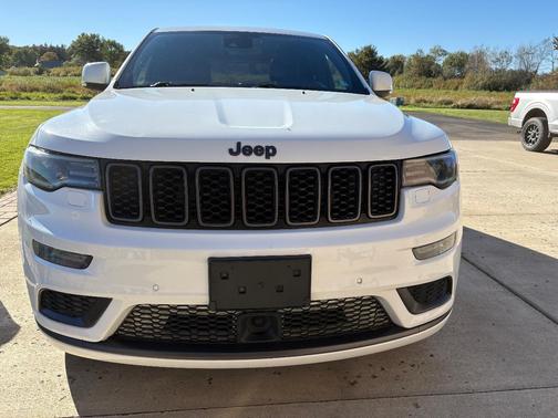 White 2018 Jeep Grand Cherokee High Altitude