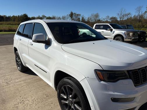 White 2018 Jeep Grand Cherokee High Altitude