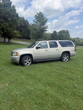Beige 2011 Chevrolet Suburban 1500 LT