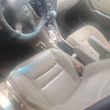 Silver 2002 Toyota Highlander Limited