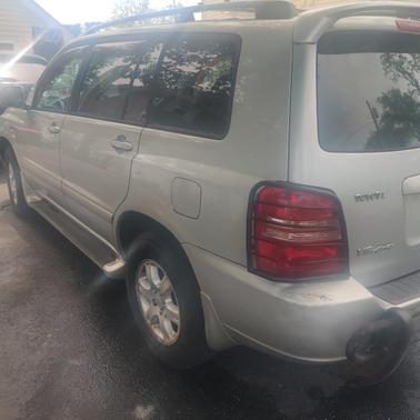 Silver 2002 Toyota Highlander Limited
