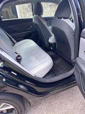 Black 2024 Hyundai ELANTRA HEV Limited