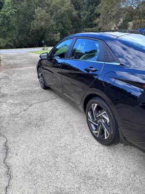 Black 2024 Hyundai ELANTRA HEV Limited