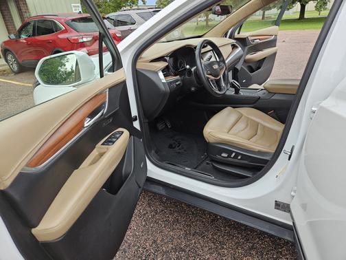 2018 Cadillac XT5 Platinum