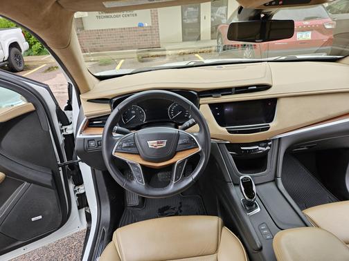 2018 Cadillac XT5 Platinum