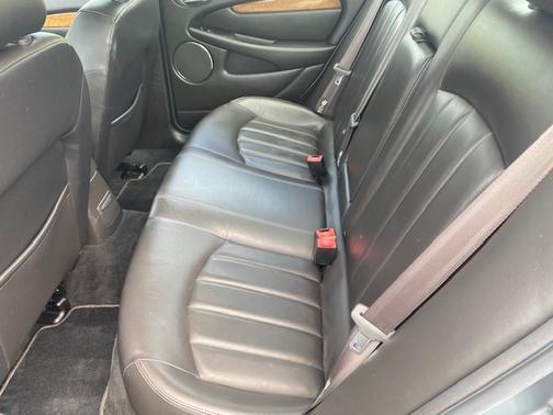 2003 Jaguar X-Type 2.5