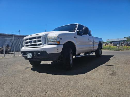 White 2003 Ford F-250 XLT SuperCab Super Duty