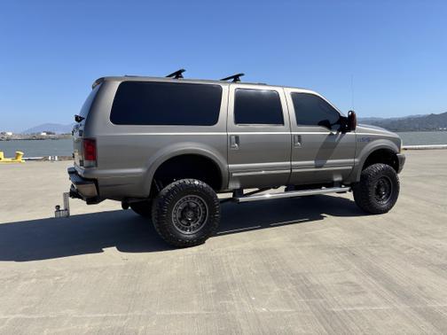 2004 Ford Excursion Limited