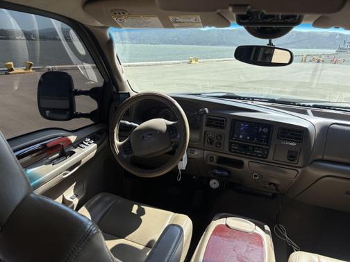 2004 Ford Excursion Limited
