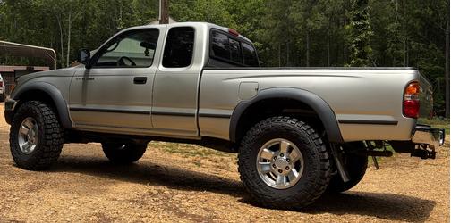Silver 2002 Toyota Tacoma Xtracab