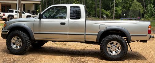Silver 2002 Toyota Tacoma Xtracab