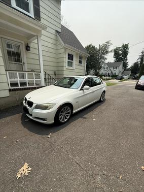 White 2011 BMW 328 i xDrive