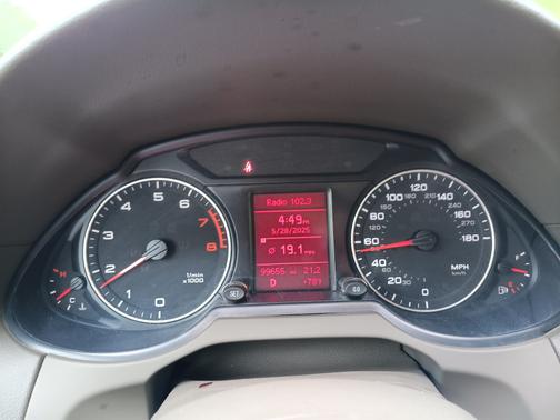 2012 Audi Q5 2.0T Premium Plus