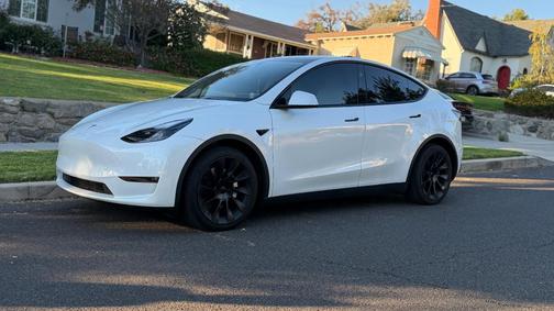 White 2023 Tesla Model Y Long Range