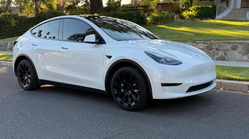 White 2023 Tesla Model Y Long Range