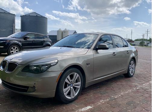 2010 BMW 528 i xDrive
