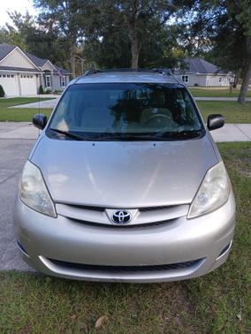 2006 Toyota Sienna LE