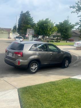 Gray 2014 Kia Sorento LX
