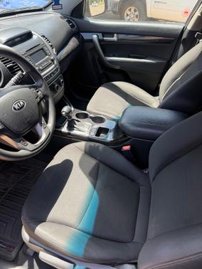 Gray 2014 Kia Sorento LX