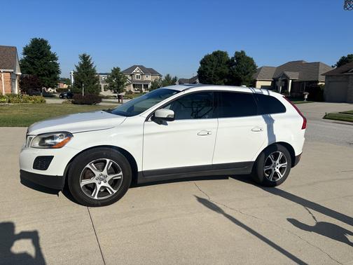 White 2012 Volvo XC60 T6
