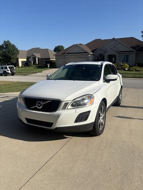 White 2012 Volvo XC60 T6