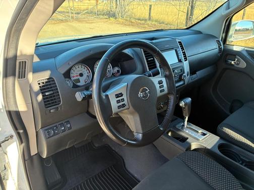 White 2019 Nissan Frontier PRO-4X