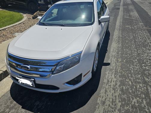White 2010 Ford Fusion Hybrid Base
