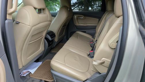 Beige 2010 Chevrolet Traverse LT