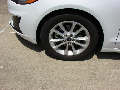 White 2020 Ford Fusion SE