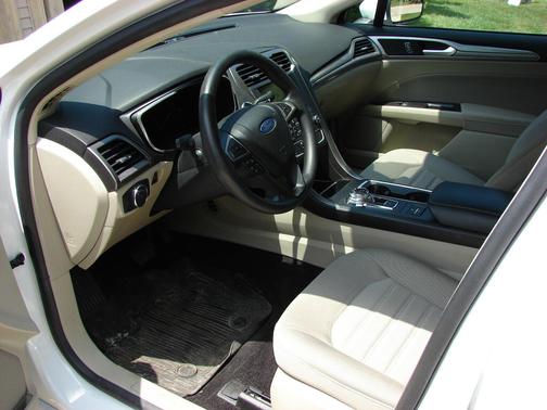 White 2020 Ford Fusion SE