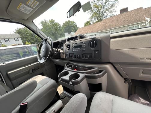 2013 Ford E350 Super Duty XLT