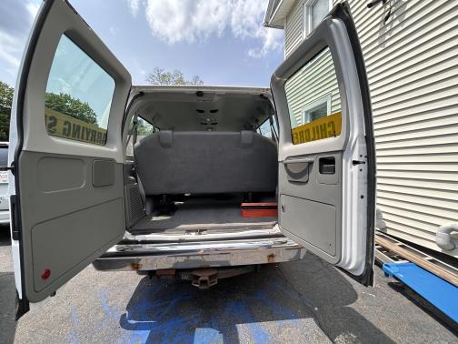 2013 Ford E350 Super Duty XLT