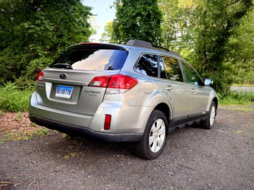 2010 Subaru Outback 2.5 i Premium