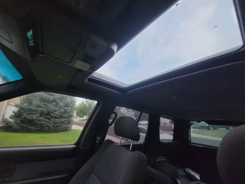 Photo 6 of 6 of 2003 Nissan Pathfinder SE