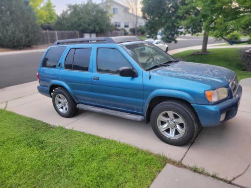 Photo 1 of 6 of 2003 Nissan Pathfinder SE