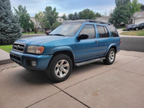 Photo 3 of 6 of 2003 Nissan Pathfinder SE