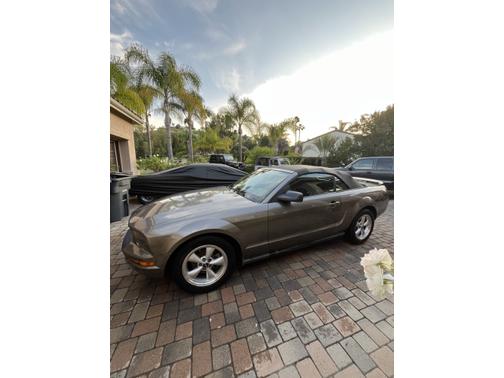 2005 Ford Mustang Deluxe