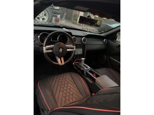 2005 Ford Mustang Deluxe