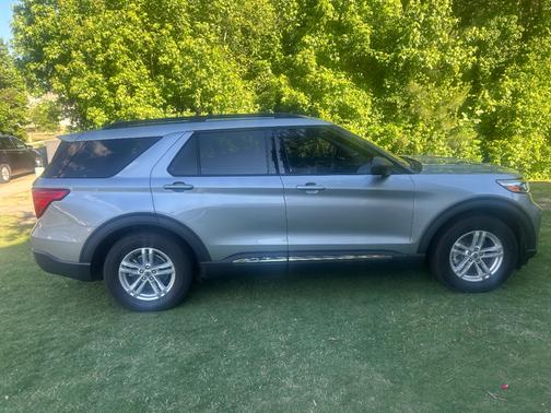 Silver 2022 Ford Explorer XLT