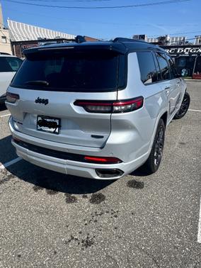 Silver 2023 Jeep Grand Cherokee L Summit Reserve